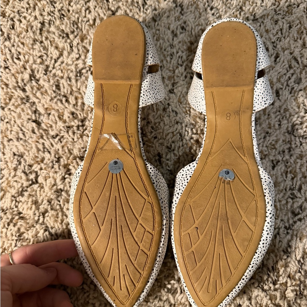 Charlotte Russe White and Black Speckled Flats - Picture 3 of 3